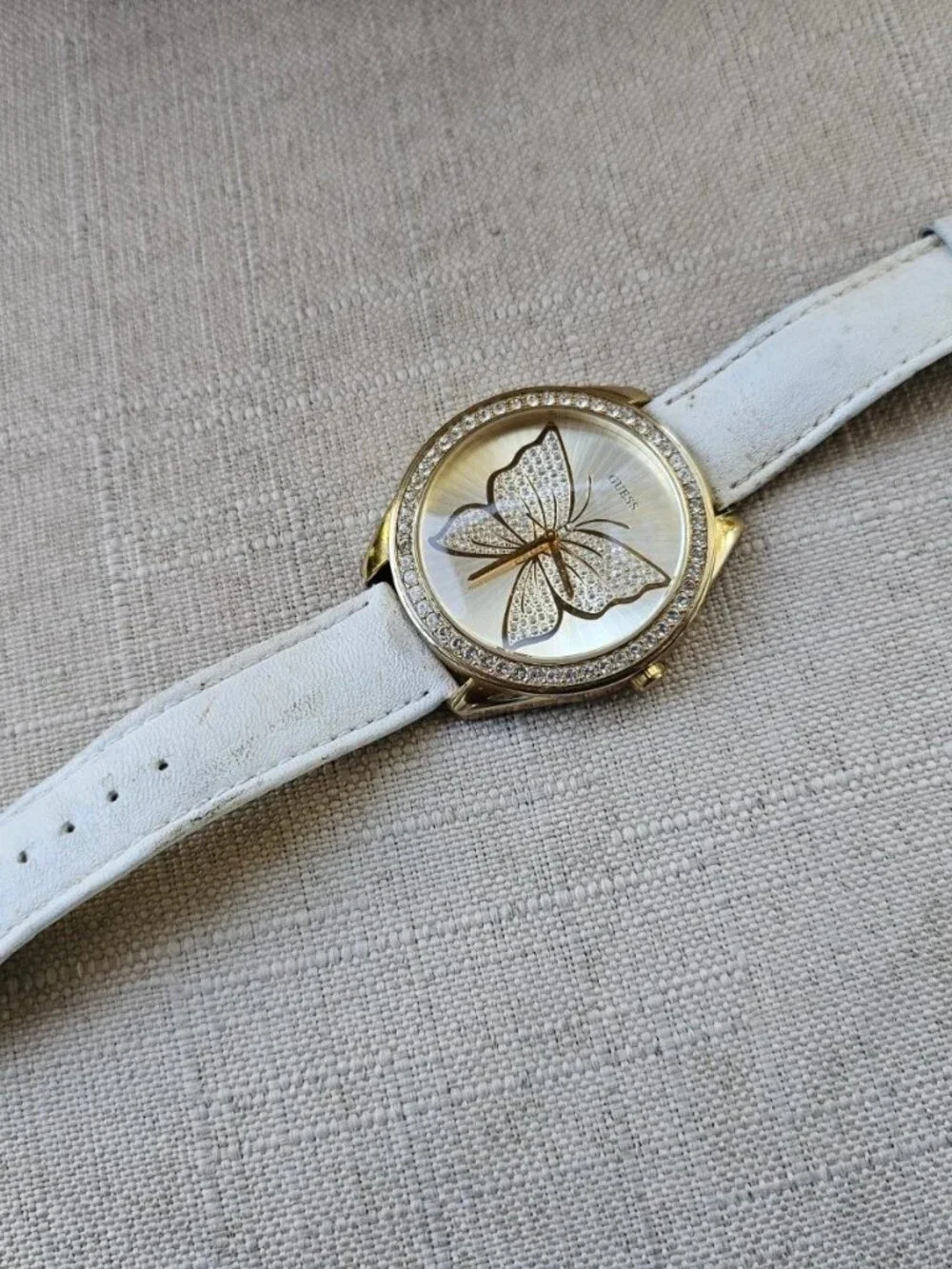 Vintage Guess Women Wristwatch Big Face Butterly Gold Tone Crystals Accent Bezel